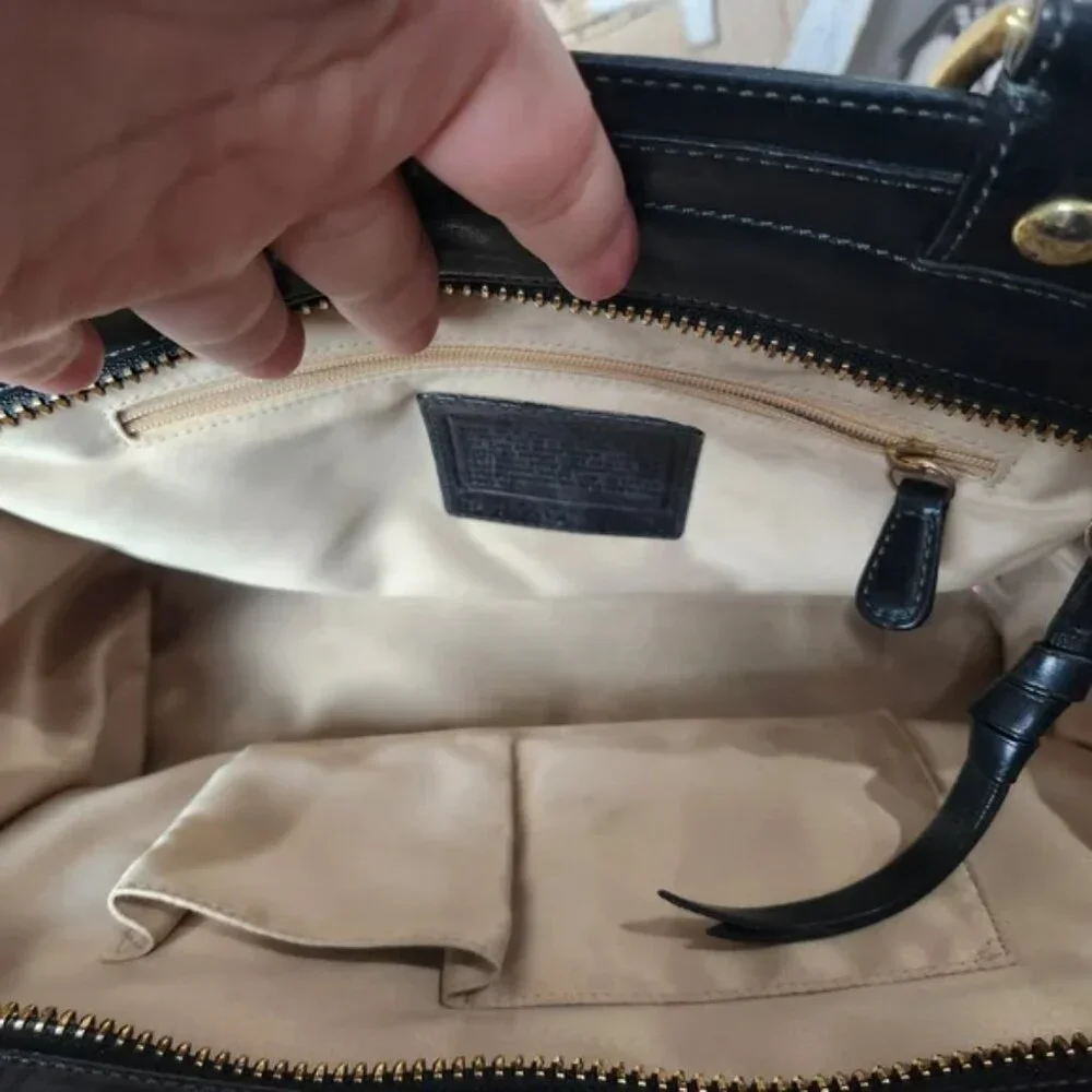 💜 Coach vintage bleeker black and tan purse - many pockets leather & canvas - Picture 7 of 9